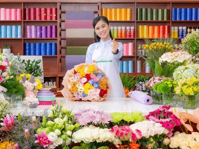  Sinh viên ngành Thương mại điện tử, khoa Tài chính Thương mại Tham quan công ty Cổ Phần Color Life – Thương hiệu Hoa HoaYeuThuong.com 